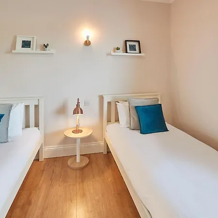Burnsyde Beach House *