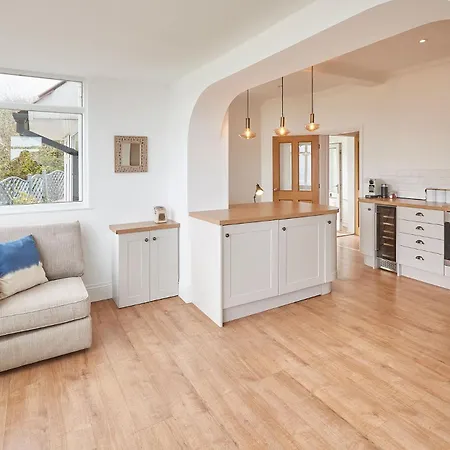 Burnsyde Beach House Holiday home Saltburn-by-the-Sea